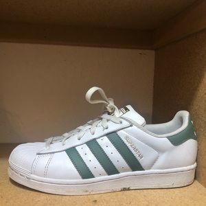 Men’s/ Women’s Adidas Superstars